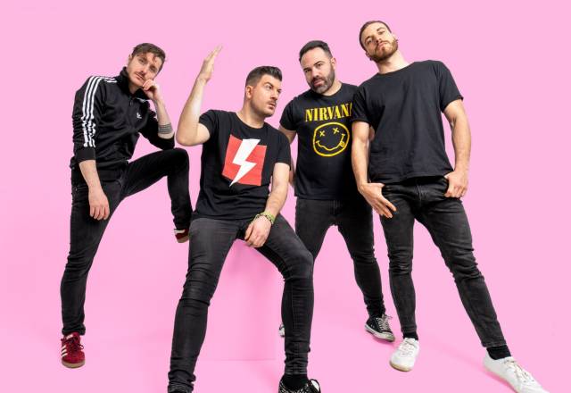 RockpelsXuklis | Son de Rosas + Hombres B + Encanto del Loco