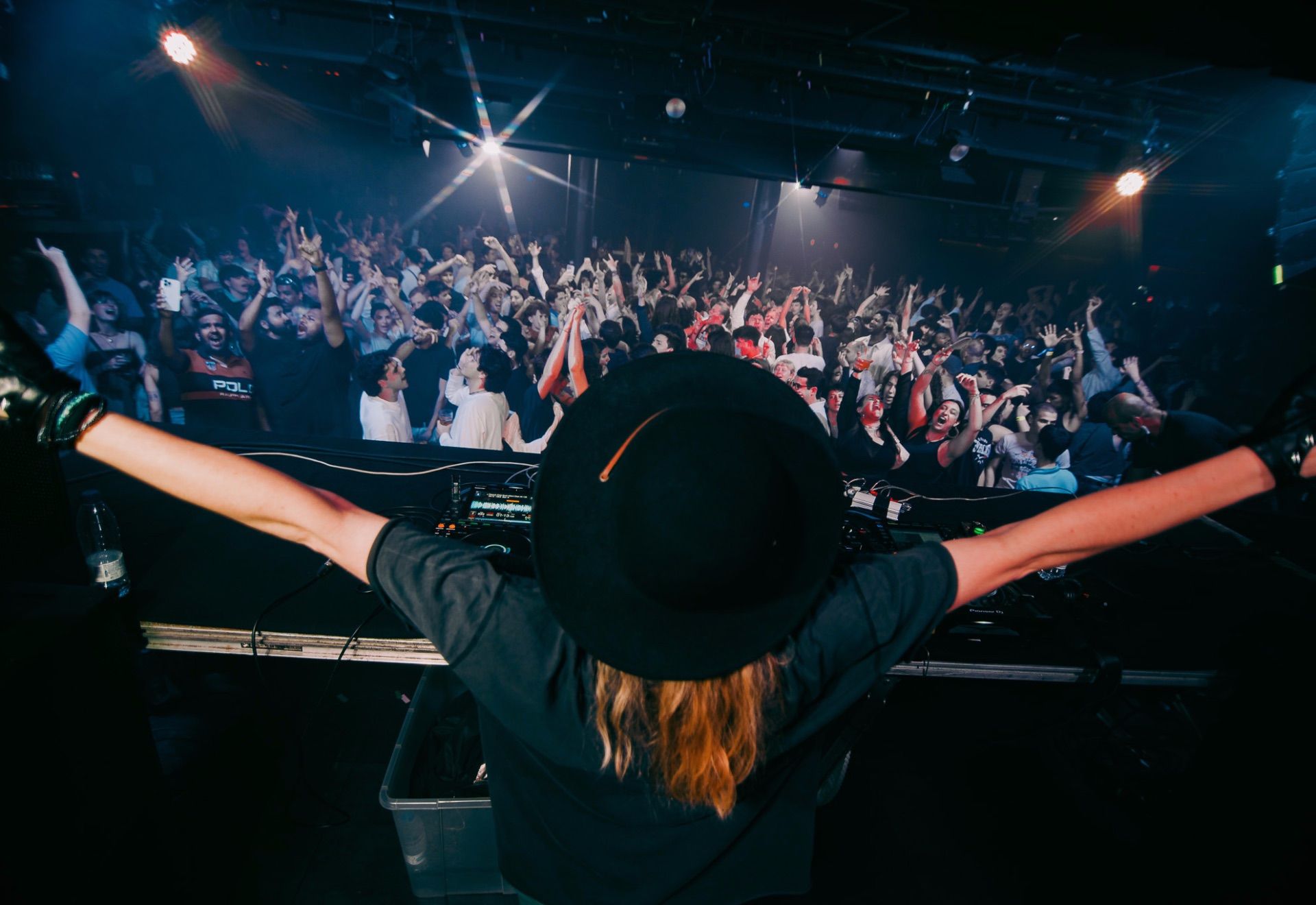La (2) de Milkshake: The Upside Down Summer Party | Bulma Beat & ADCØ