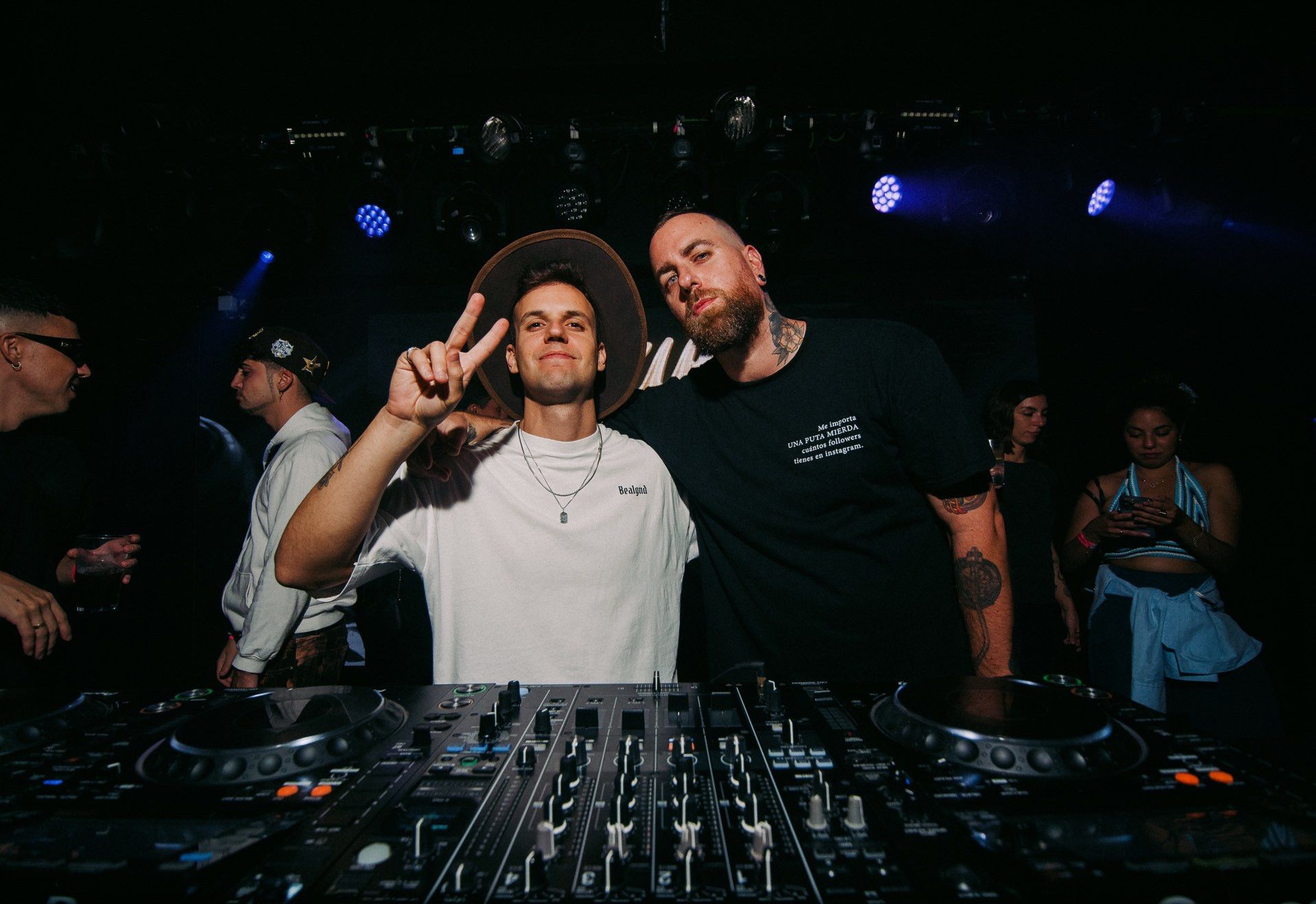 La (2) de Milkshake: Stile & ADCØ